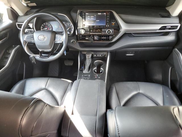 5TDGZRBH6MS113742 - 2021 TOYOTA HIGHLANDER XLE WHITE photo 8