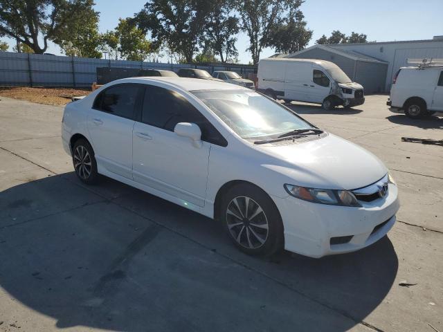 2HGFA1F50BH530582 - 2011 HONDA CIVIC LX თეთრი ფოტო 4