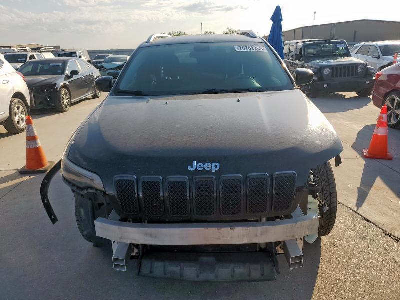 1C4PJLCBXKD297946 - 2019 JEEP CHEROKEE LATITUDE BLACK photo 5