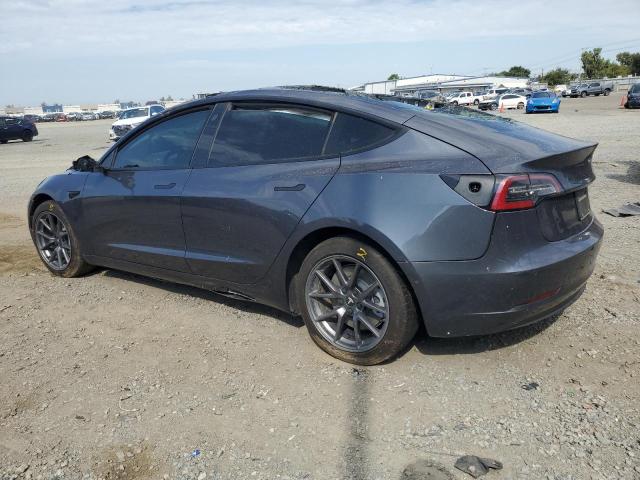 5YJ3E1EB5NF121565 - 2022 TESLA MODEL 3 Մոխրագույն լուսանկար 2