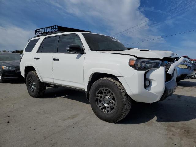 JTEBU5JR7L5832722 - 2020 TOYOTA 4RUNNER SR5/SR5 PREMIUM 白色 照片 4