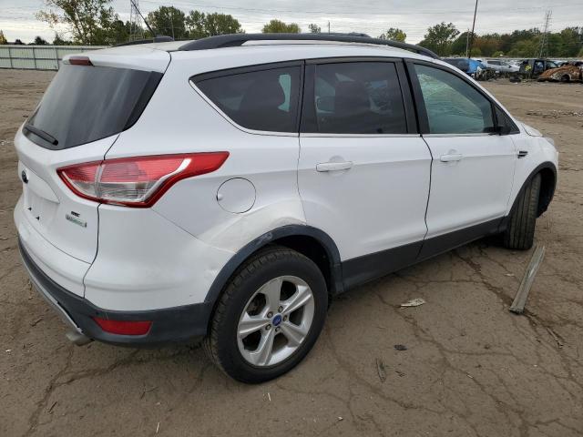 1FMCU0GX0EUB34572 - 2014 FORD ESCAPE SE WHITE photo 3