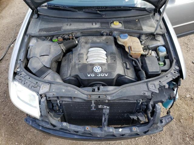 WVWPH63B51E149337 - 2001 VOLKSWAGEN PASSAT GLS GRAY photo 11