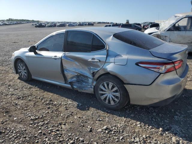 4T1B11HK6JU543473 - 2018 TOYOTA CAMRY L 银色 照片 2