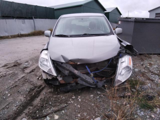 3N1BC1CP2AL438587 - 2010 NISSAN VERSA S GRAY photo 5