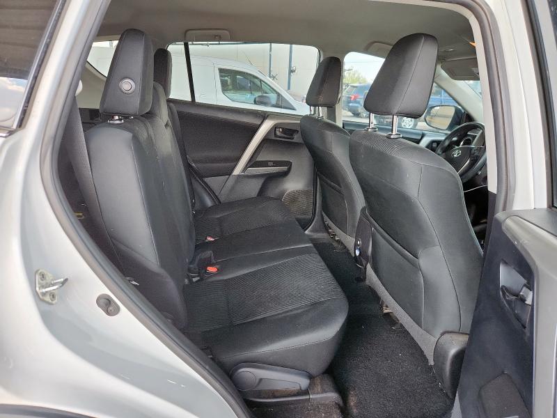 2T3ZFREV6JW416064 - 2018 TOYOTA RAV4 LE WHITE photo 10