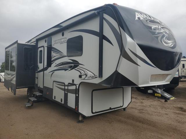 4YDF30022GE760623 - 2016 KEYSTONE AVALANCHE ორფეროვანი ფოტო 1