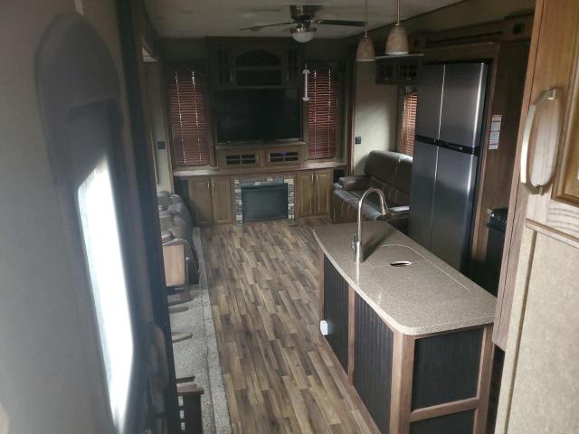 4YDF30022GE760623 - 2016 KEYSTONE AVALANCHE ორფეროვანი ფოტო 6