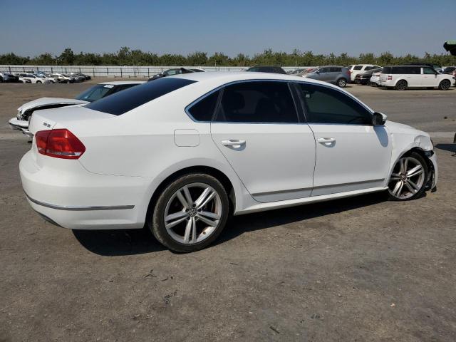 1VWBN7A32DC030470 - 2013 VOLKSWAGEN PASSAT SE WHITE photo 3