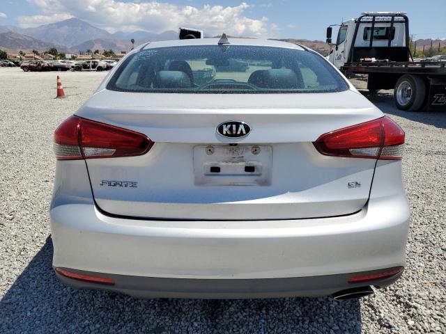 3KPFL4A8XHE054101 - 2017 KIA FORTE EX Gümüş foto 6