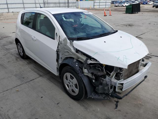 1G1JA6SGXD4143379 - 2013 CHEVROLET SONIC LS 白色 照片 4