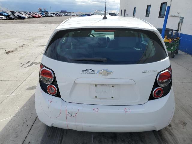 1G1JA6SGXD4143379 - 2013 CHEVROLET SONIC LS WHITE photo 6