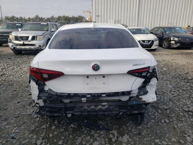 ZARFAEBN1H7545999 - 2017 ALFA ROMEO GIULIA WHITE photo 6