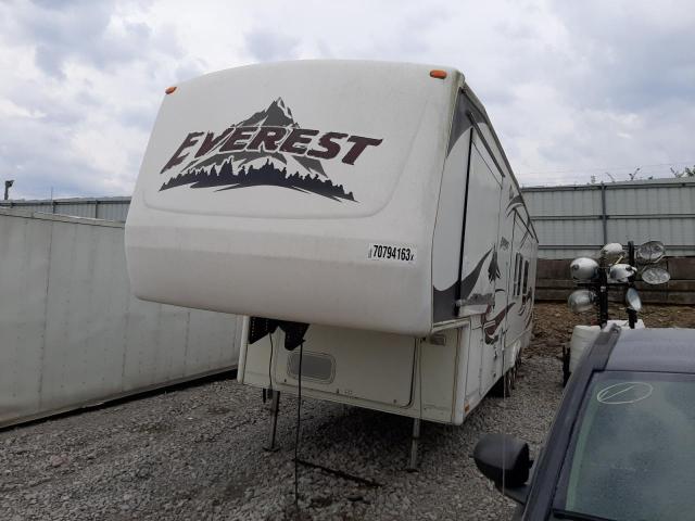 4YDF340246H486524 - 2006 KEYSTONE EVEREST WHITE photo 2