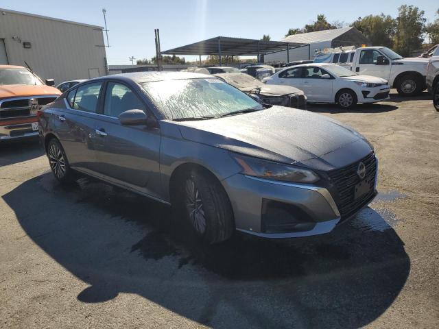 1N4BL4DV6PN343993 - 2023 NISSAN ALTIMA SV GRAY photo 4