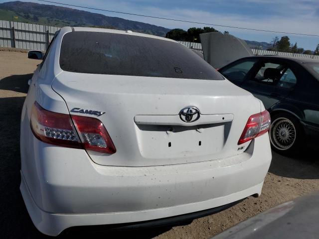 4T1BF3EK1AU577127 - 2010 TOYOTA CAMRY BASE WHITE photo 6