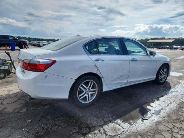 1HGCR3F90FA034941 - 2015 HONDA ACCORD TOURING WHITE photo 3