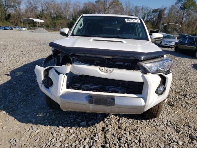 JTEBU5JRXK5638250 - 2019 TOYOTA 4RUNNER SR5 WHITE photo 5