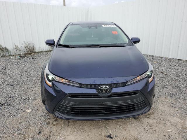 5YFB4MDEXRP190256 - 2024 TOYOTA COROLLA LE Blau Foto 5