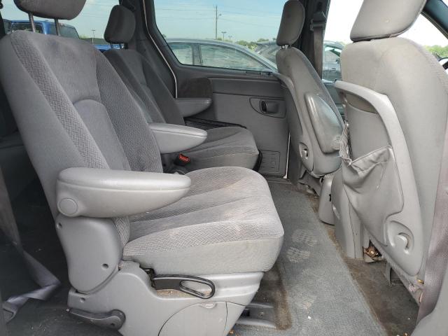 2C4GP54L74R577129 - 2004 CHRYSLER TOWN & COU TOURING თეთრი ფოტო 11