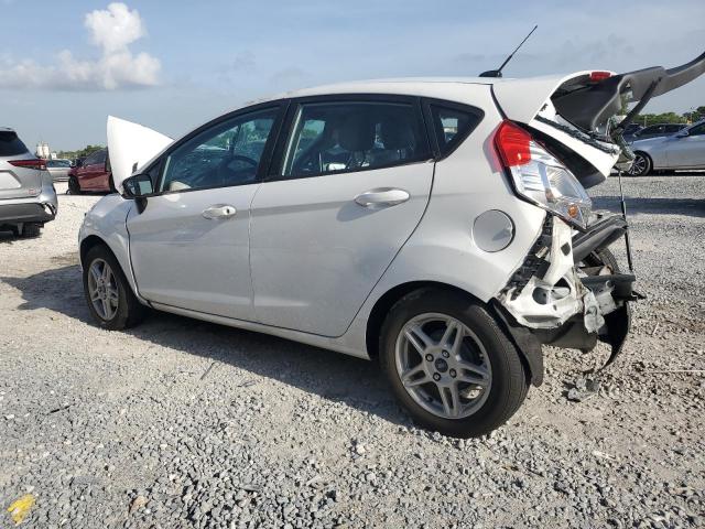 3FADP4EJ6JM124297 - 2018 FORD FIESTA SE Ақ фото 2
