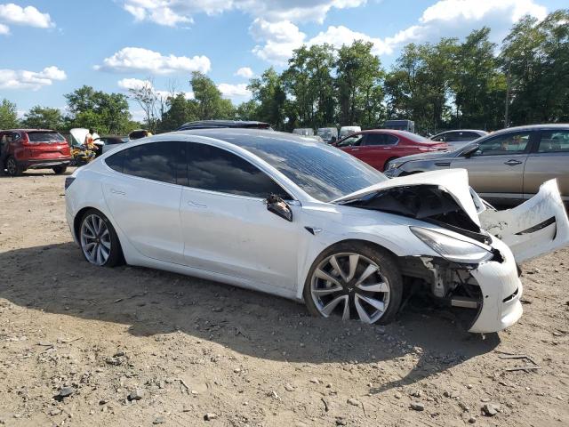 5YJ3E1EB8KF437702 - 2019 TESLA MODEL 3 WHITE photo 4