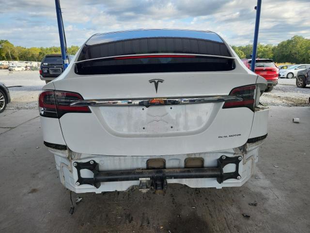 5YJXCDE26LF303233 - 2020 TESLA MODEL X WHITE photo 6