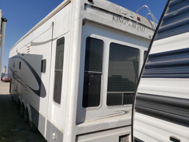 1DR1F363X6C080899 - 2006 KING 5TH WHEEL WHITE photo 3