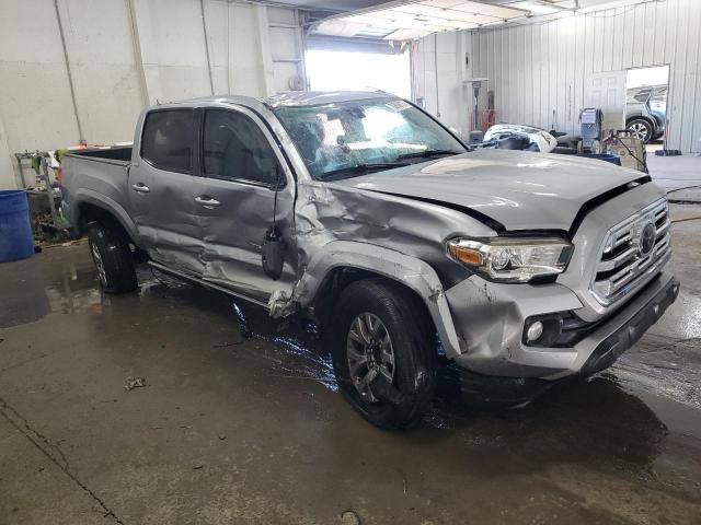 5TFAZ5CN2JX064161 - 2018 TOYOTA TACOMA DOUBLE CAB Silber Foto 4