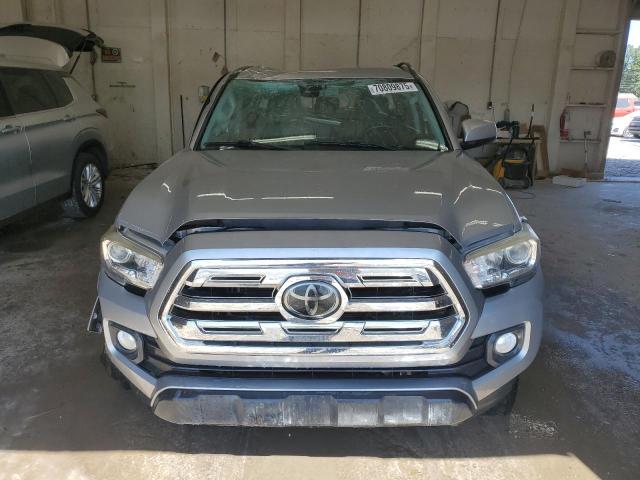 5TFAZ5CN2JX064161 - 2018 TOYOTA TACOMA DOUBLE CAB Silber Foto 5