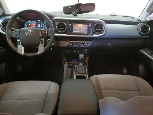 5TFAZ5CN2JX064161 - 2018 TOYOTA TACOMA DOUBLE CAB Silber Foto 8