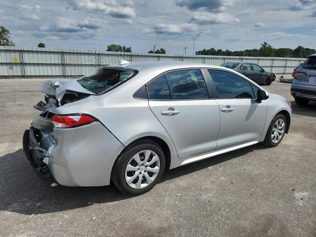 5YFB4MDE9RP085045 - 2024 TOYOTA COROLLA LE SILVER photo 3