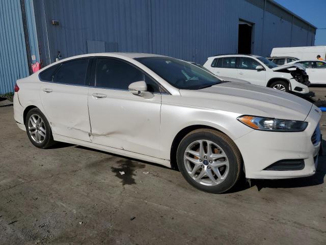 3FA6P0H78DR288434 - 2013 FORD FUSION SE WHITE photo 4