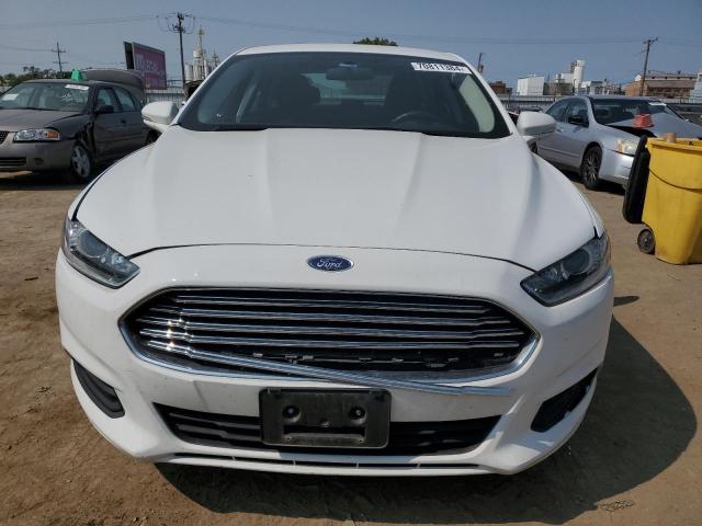 3FA6P0H7XGR256086 - 2016 FORD FUSION SE WHITE photo 5