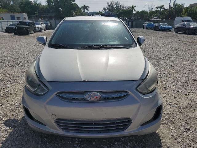 KMHCT4AE5GU980250 - 2016 HYUNDAI ACCENT SE SILVER photo 5