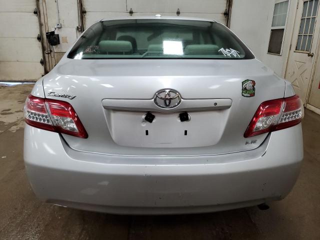 4T1BF3EK0BU180235 - 2011 TOYOTA CAMRY BASE Արծաթագույն լուսանկար 6