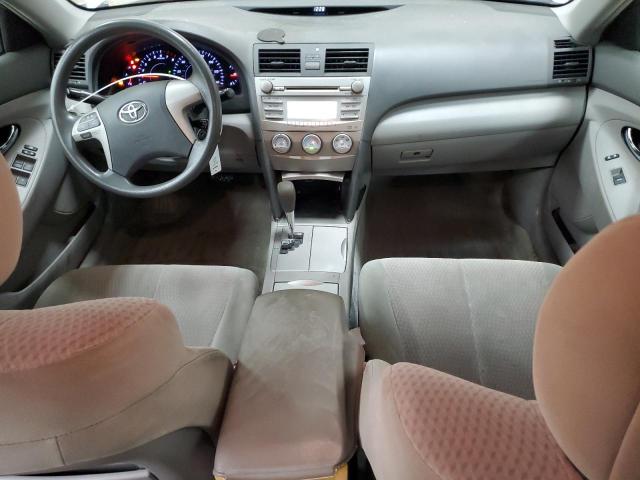 4T1BF3EK0BU180235 - 2011 TOYOTA CAMRY BASE Արծաթագույն լուսանկար 8