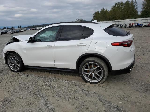 ZASFAKNN4J7B79487 - 2018 ALFA ROMEO STELVIO TI SPORT WHITE photo 2