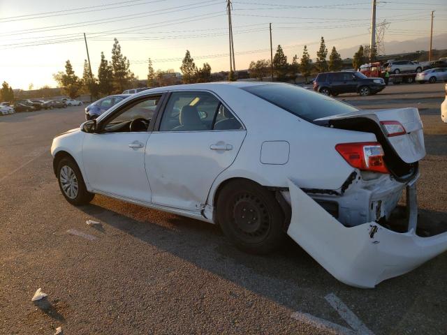 4T1BF1FK2CU555921 - 2012 TOYOTA CAMRY 4D 2 BASE WHITE photo 2