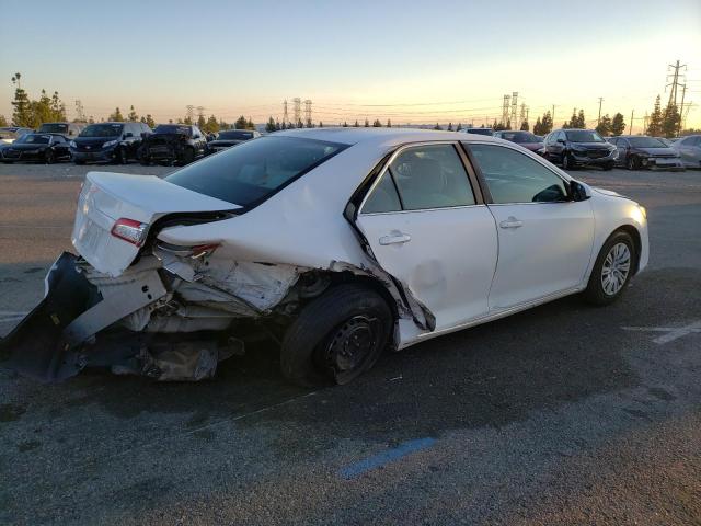 4T1BF1FK2CU555921 - 2012 TOYOTA CAMRY 4D 2 BASE WHITE photo 3