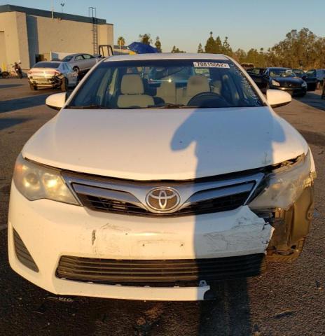 4T1BF1FK2CU555921 - 2012 TOYOTA CAMRY 4D 2 BASE WHITE photo 5