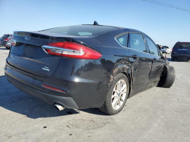 3FA6P0HD8KR196274 - 2019 FORD FUSION SE BLACK photo 3