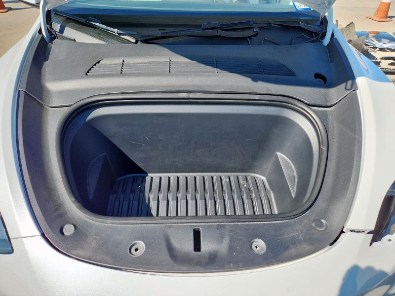 7SAYGAEE0RF062444 - 2024 TESLA MODEL Y 白色 照片 12