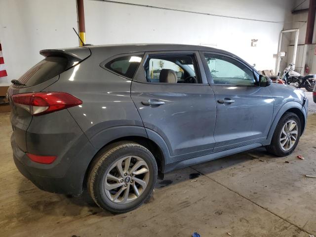 KM8J23A42HU416407 - 2017 HYUNDAI TUCSON SE GRAY photo 3