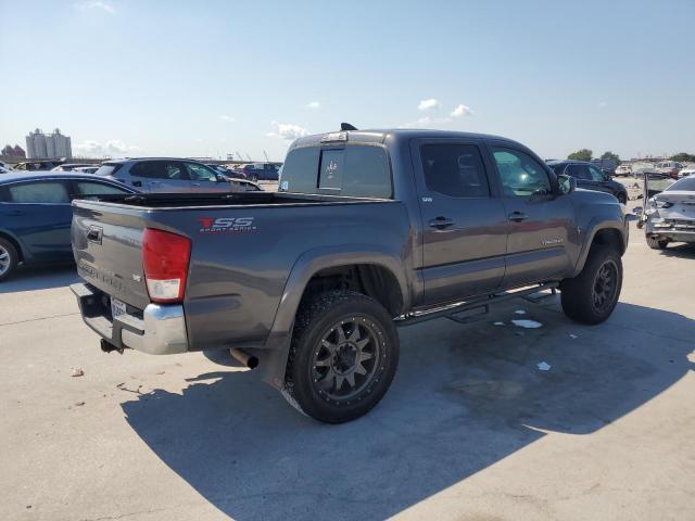 5TFAZ5CN8JX060938 - 2018 TOYOTA TACOMA DOUBLE CAB ნაცრისფერი ფოტო 3