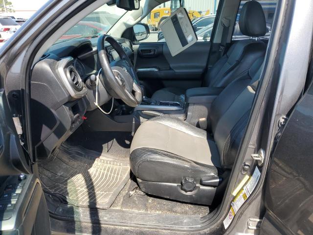 5TFAZ5CN8JX060938 - 2018 TOYOTA TACOMA DOUBLE CAB ნაცრისფერი ფოტო 7