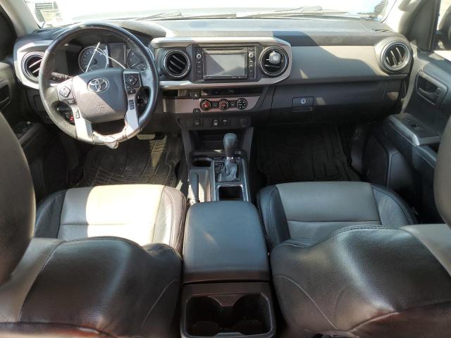 5TFAZ5CN8JX060938 - 2018 TOYOTA TACOMA DOUBLE CAB ნაცრისფერი ფოტო 8