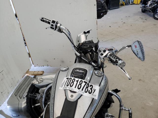 56KTCEAA7J3367948 - 2018 INDIAN MOTORCYCLE CO. CHIEFTAIN ELITE SILVER photo 5