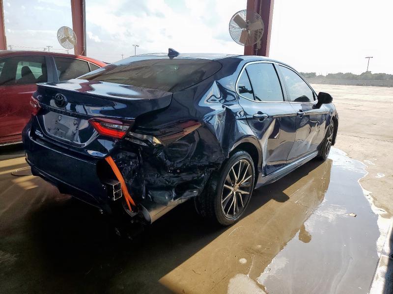 4T1G11AK4PU139449 - 2023 TOYOTA CAMRY SE NIGHT SHADE BLUE photo 3