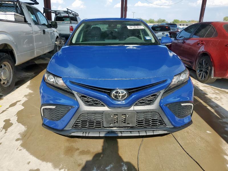 4T1G11AK4PU139449 - 2023 TOYOTA CAMRY SE NIGHT SHADE BLUE photo 5